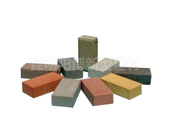 生態透水磚的種類有哪些？如何挑選適合自家環境的材質？